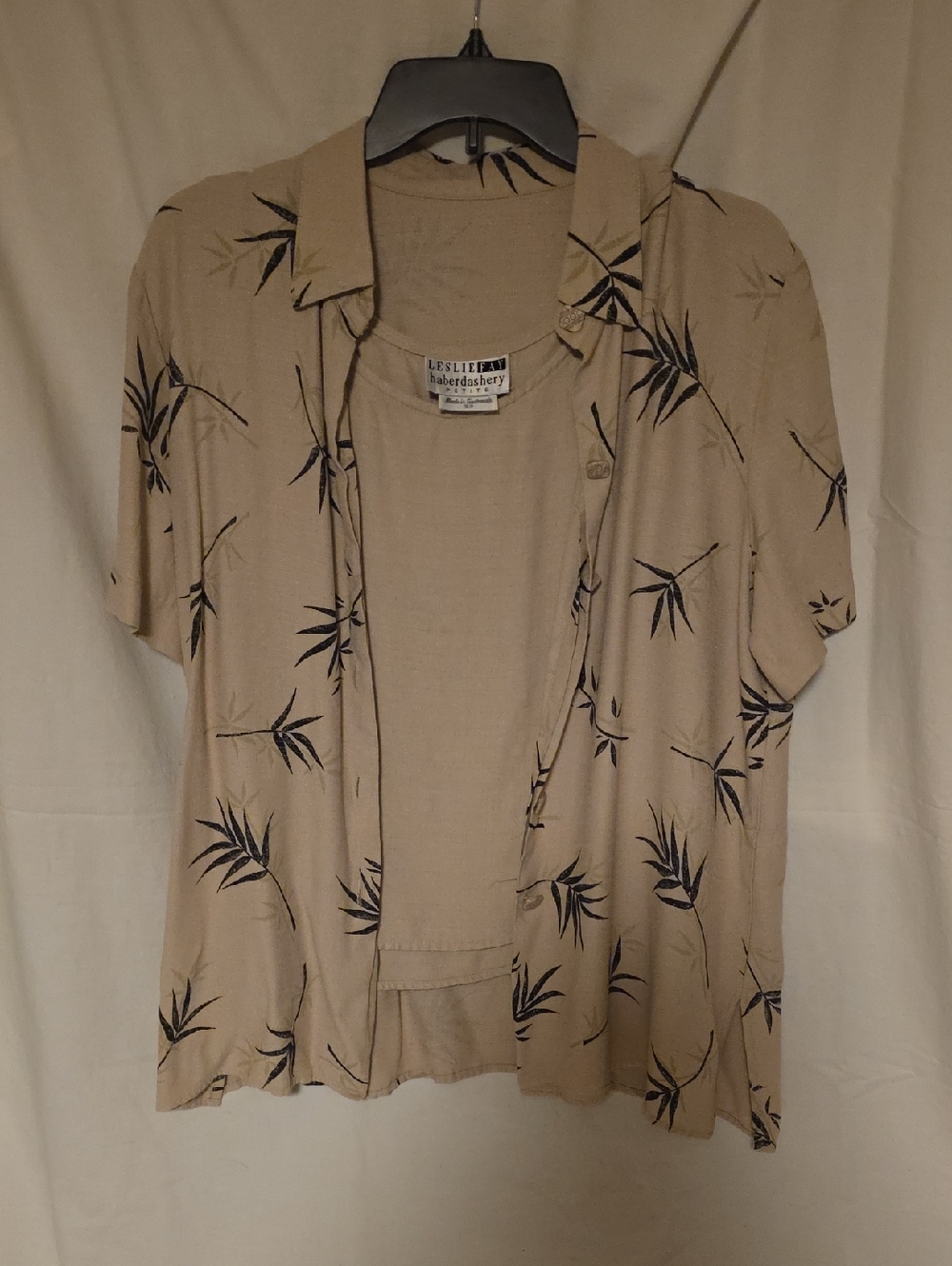 Leslie Fay Beige Short-Sleeve Two-Piece Tropical Print Top